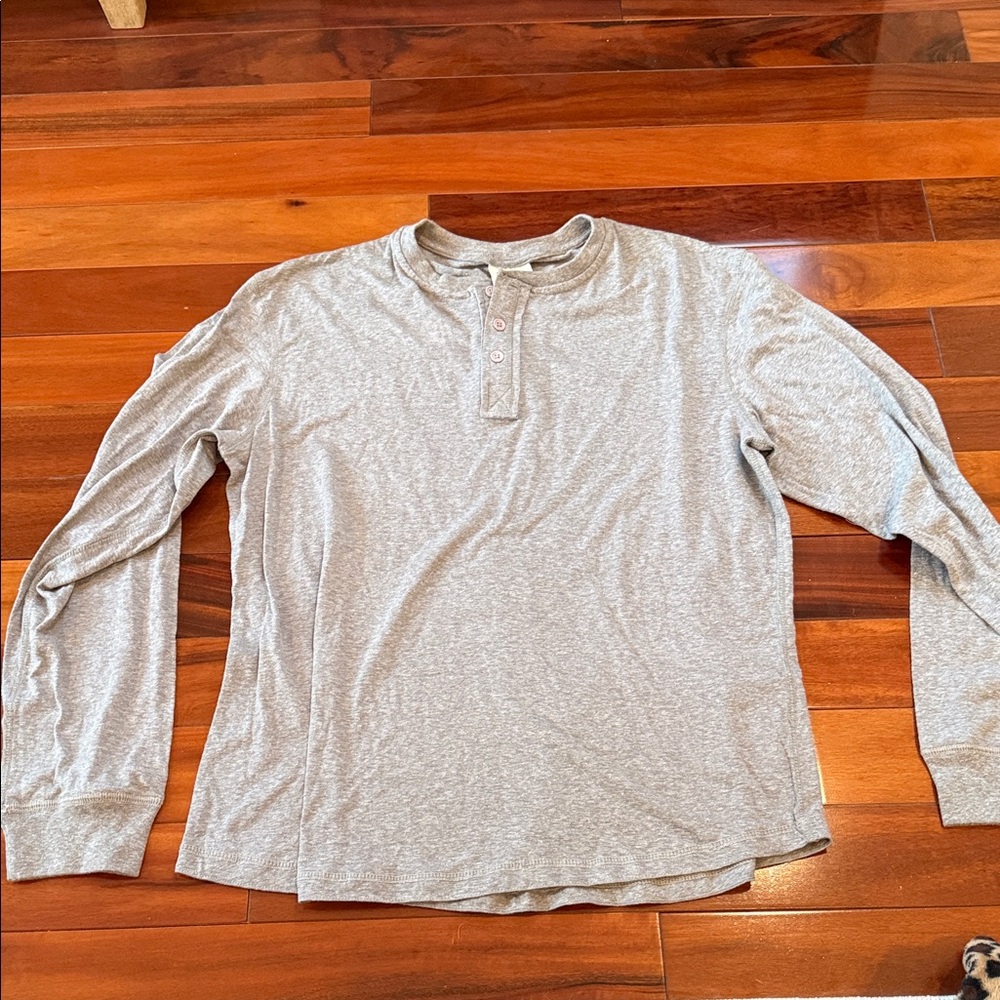 NWT Hawk’s Bay Men's Long-Sleeve Henley Shirt in Light Gray
